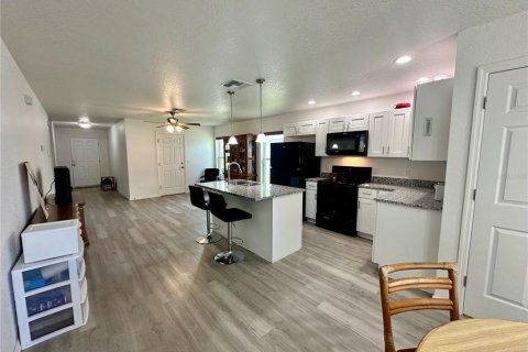 House in Winter Haven, Florida 3 bedrooms, 117.8 sq.m. № 1812656 - photo 17