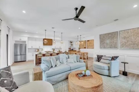 Villa ou maison à vendre à Sarasota, Floride: 6 chambres, 325.53 m2 № 2238210 - photo 6