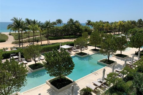 Condominio en venta en Bal Harbour, Florida, 2 dormitorios, 199.55 m2 № 2077170 - foto 19