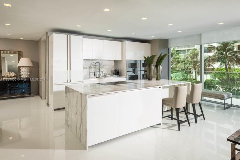 Condominio en venta en Bal Harbour, Florida, 2 dormitorios, 199.55 m2 № 2077170 - foto 10