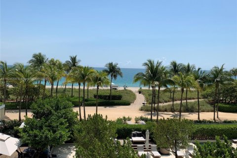 Condominio en venta en Bal Harbour, Florida, 2 dormitorios, 199.55 m2 № 2077170 - foto 21