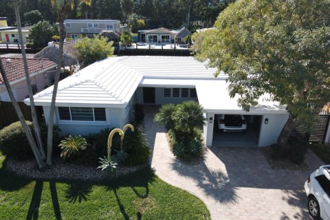 House in Pompano Beach, Florida 2 bedrooms, 130.06 sq.m. № 2158201 - photo 3