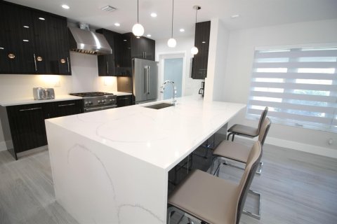 House in Pompano Beach, Florida 2 bedrooms, 130.06 sq.m. № 2158201 - photo 13