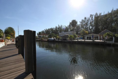 House in Pompano Beach, Florida 2 bedrooms, 130.06 sq.m. № 2158201 - photo 30