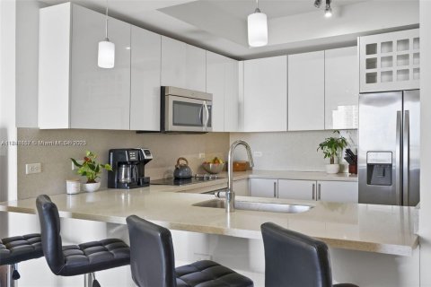 Condominio en venta en Miami, Florida, 3 dormitorios, 133.59 m2 № 2185813 - foto 5