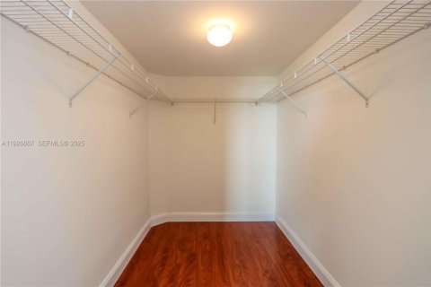 Снять в аренду кондоминиум в Майами, Флорида 1 спальня, 76.55м2, № 1985802 - фото 14