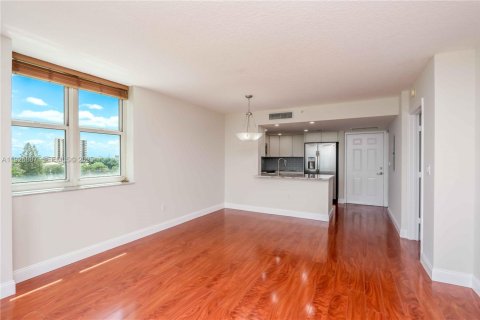 Снять в аренду кондоминиум в Майами, Флорида 1 спальня, 76.55м2, № 1985802 - фото 7