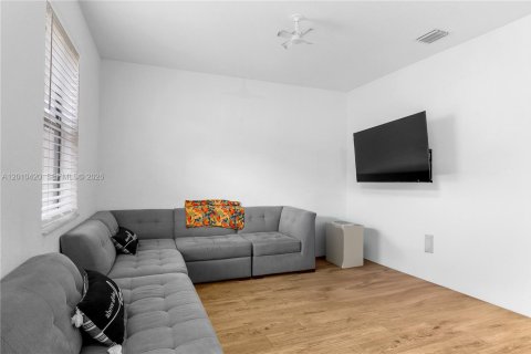 Touwnhouse à vendre à North Lauderdale, Floride: 3 chambres, 158.31 m2 № 2076318 - photo 25