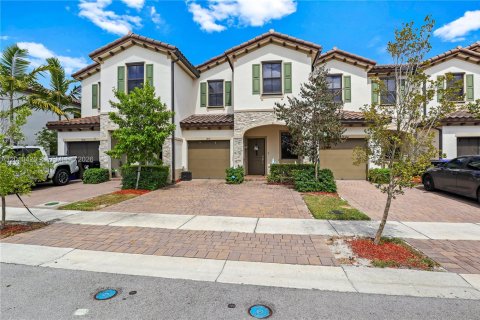 Touwnhouse à vendre à North Lauderdale, Floride: 3 chambres, 158.31 m2 № 2076318 - photo 2
