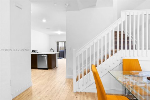 Touwnhouse à vendre à North Lauderdale, Floride: 3 chambres, 158.31 m2 № 2076318 - photo 16