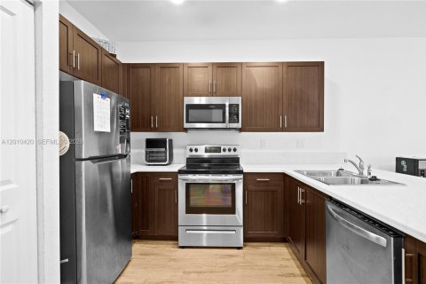 Touwnhouse à vendre à North Lauderdale, Floride: 3 chambres, 158.31 m2 № 2076318 - photo 18