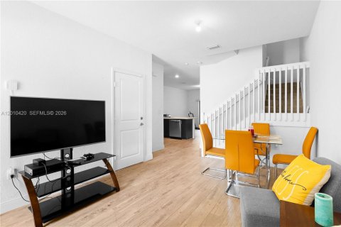 Touwnhouse à vendre à North Lauderdale, Floride: 3 chambres, 158.31 m2 № 2076318 - photo 13