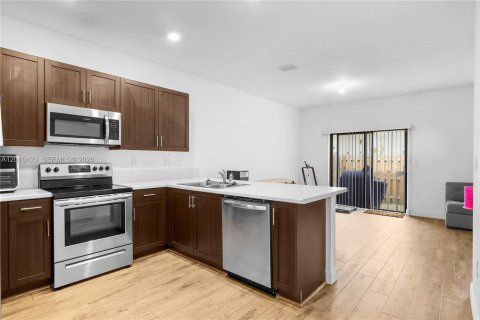 Touwnhouse à vendre à North Lauderdale, Floride: 3 chambres, 158.31 m2 № 2076318 - photo 17