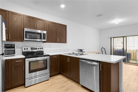 Touwnhouse à vendre à North Lauderdale, Floride: 3 chambres, 158.31 m2 № 2076318 - photo 19