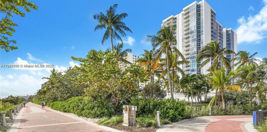 Квартира в Майами-Бич, Флорида 2 спальни, 104.24м2 № 1968704