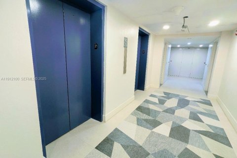 Снять в аренду квартиру в Майами-Бич, Флорида 2 спальни, 104.24м2, № 1968704 - фото 29