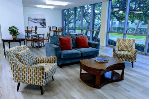 Снять в аренду квартиру в Майами-Бич, Флорида 2 спальни, 104.24м2, № 1968704 - фото 5