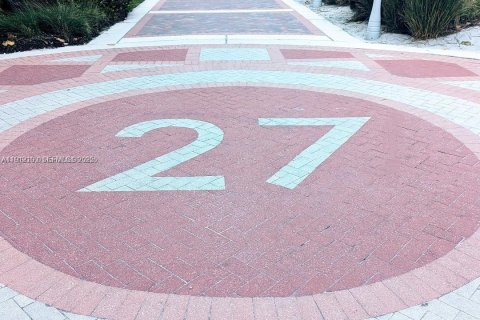 Снять в аренду квартиру в Майами-Бич, Флорида 2 спальни, 104.24м2, № 1968704 - фото 27