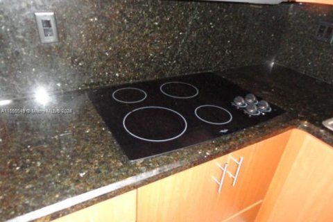 Condo in Miami Beach, Florida, 1 bedroom  № 1961079 - photo 25