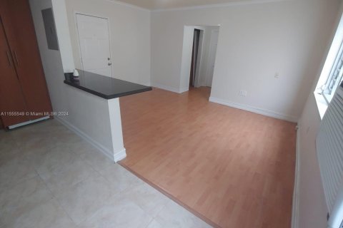 Condo in Miami Beach, Florida, 1 bedroom  № 1961079 - photo 7