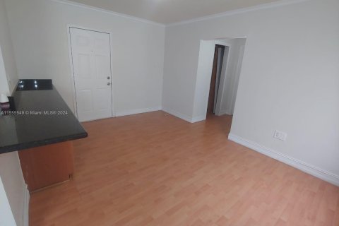 Condo in Miami Beach, Florida, 1 bedroom  № 1961079 - photo 14