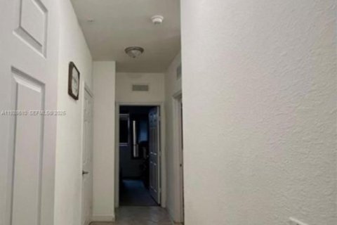 Copropriété à louer à Miami, Floride: 3 chambres, 122.54 m2 № 1987076 - photo 9