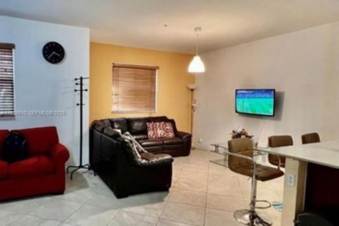 Copropriété à louer à Miami, Floride: 3 chambres, 122.54 m2 № 1987076 - photo 1
