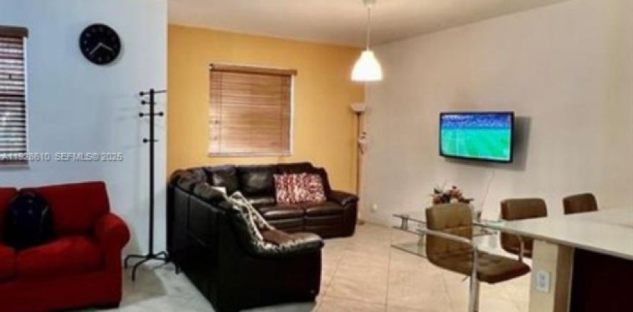 Condo à Miami, Floride, 3 chambres  № 1987076