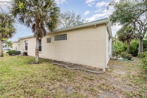 House in Punta Gorda, Florida 3 bedrooms, 151.15 sq.m. № 1555010 - photo 26