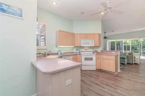 House in Punta Gorda, Florida 3 bedrooms, 151.15 sq.m. № 1555010 - photo 10