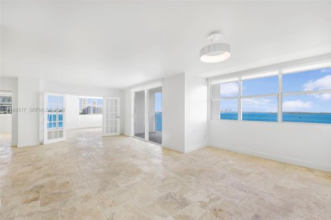 Condo in Miami, Florida, 3 bedrooms  № 2064284 - photo 13