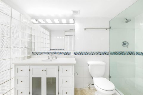Condo in Miami, Florida, 3 bedrooms  № 2064284 - photo 29