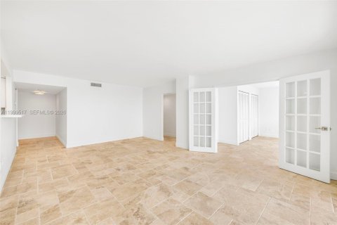 Condo in Miami, Florida, 3 bedrooms  № 2064284 - photo 6