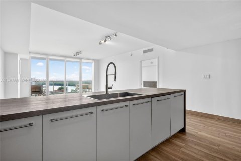 Copropriété à louer à Sunny Isles Beach, Floride: 2 chambres, 158.86 m2 № 1997220 - photo 21