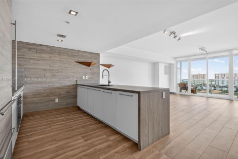 Copropriété à louer à Sunny Isles Beach, Floride: 2 chambres, 158.86 m2 № 1997220 - photo 16