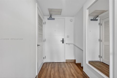 Copropriété à louer à Sunny Isles Beach, Floride: 2 chambres, 158.86 m2 № 1997220 - photo 7