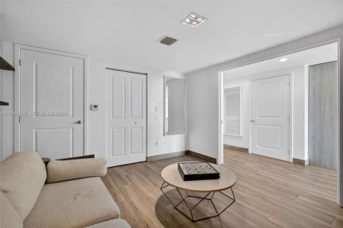 Copropriété à louer à Sunny Isles Beach, Floride: 2 chambres, 158.86 m2 № 1997220 - photo 15