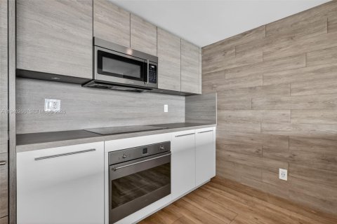 Copropriété à louer à Sunny Isles Beach, Floride: 2 chambres, 158.86 m2 № 1997220 - photo 19