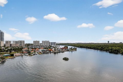 Copropriété à louer à Sunny Isles Beach, Floride: 2 chambres, 158.86 m2 № 1997220 - photo 25