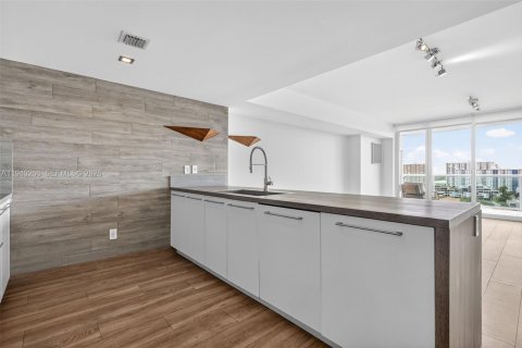 Copropriété à louer à Sunny Isles Beach, Floride: 2 chambres, 158.86 m2 № 1997220 - photo 18