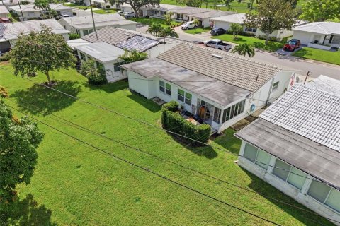 House in Pinellas Park, Florida 2 bedrooms, 102.47 sq.m. № 2345468 - photo 27