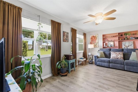 House in Pinellas Park, Florida 2 bedrooms, 102.47 sq.m. № 2345468 - photo 15