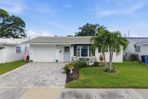 House in Pinellas Park, Florida 2 bedrooms, 102.47 sq.m. № 2345468