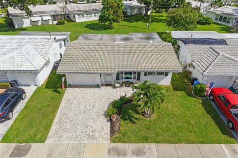 House in Pinellas Park, Florida 2 bedrooms, 102.47 sq.m. № 2345468 - photo 25
