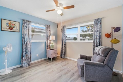 House in Pinellas Park, Florida 2 bedrooms, 102.47 sq.m. № 2345468 - photo 16