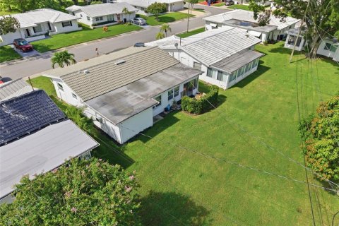 House in Pinellas Park, Florida 2 bedrooms, 102.47 sq.m. № 2345468 - photo 29