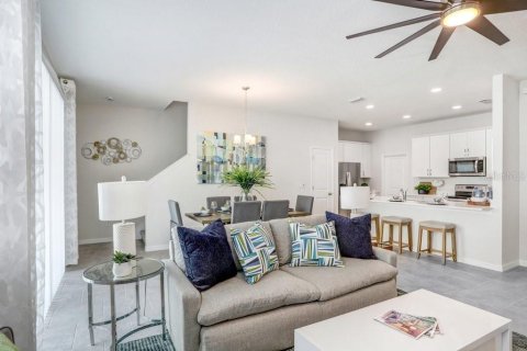 Townhouse in Seffner, Florida 4 bedrooms, 197.05 sq.m. № 1778602 - photo 8