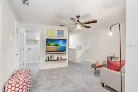 Townhouse in Seffner, Florida 4 bedrooms, 197.05 sq.m. № 1778602 - photo 18