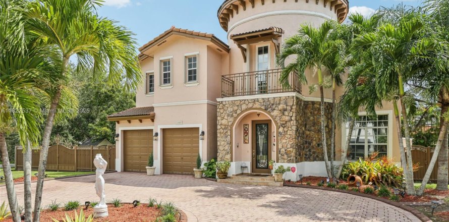 Villa ou maison à Miami, Floride 5 chambres, 338.63 m2 № 1785830