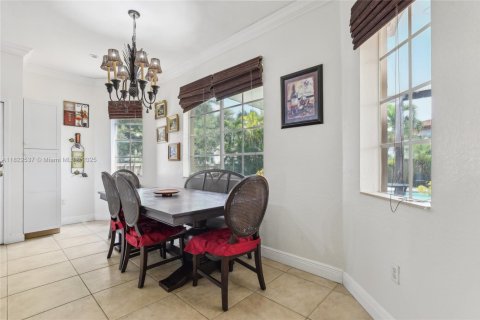 Villa ou maison à vendre à Miami, Floride: 5 chambres, 338.63 m2 № 1785830 - photo 12